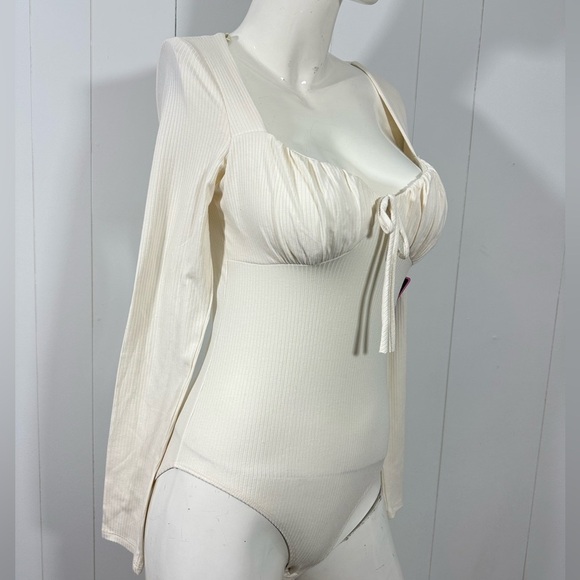 NWT MIXED THREADS Sz L Women’s Sexy Scoop Neck Long Sleeve bodysuit Beige Ribbed - Picture 3 of 8